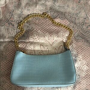 NWOT Elegant Blue Croc-Embossed Shoulder Bag with Gold Chain